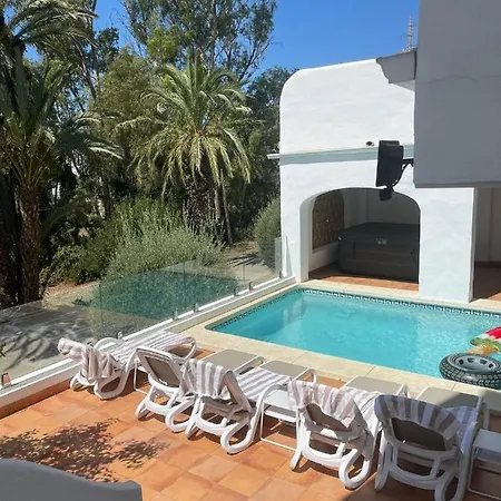 Stunning With Sea Views & Jacuzzi *