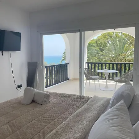Stunning With Sea Views & Jacuzzi Villa *